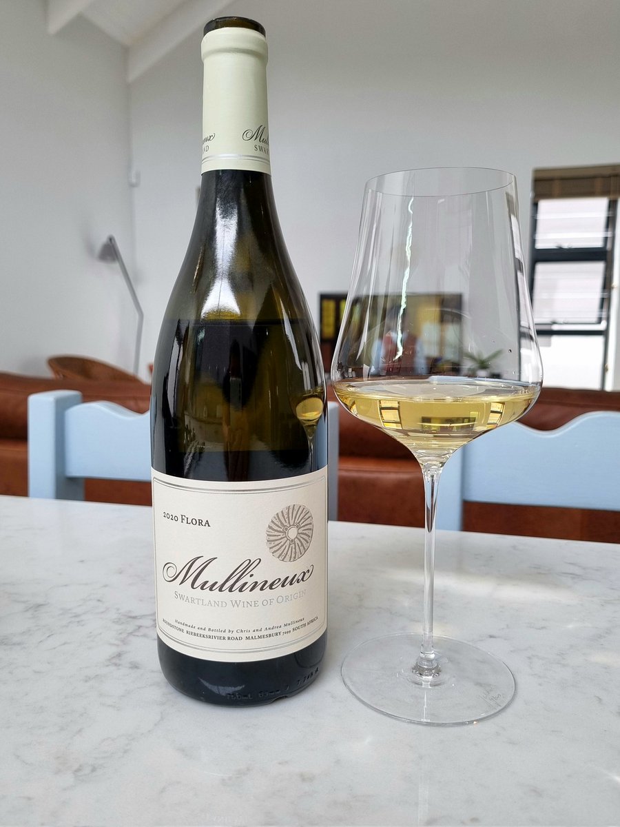 Flora by the Mullineuxs is a white Swartland blend consisting of 53% Viognier and 47% Grenache Blanc.