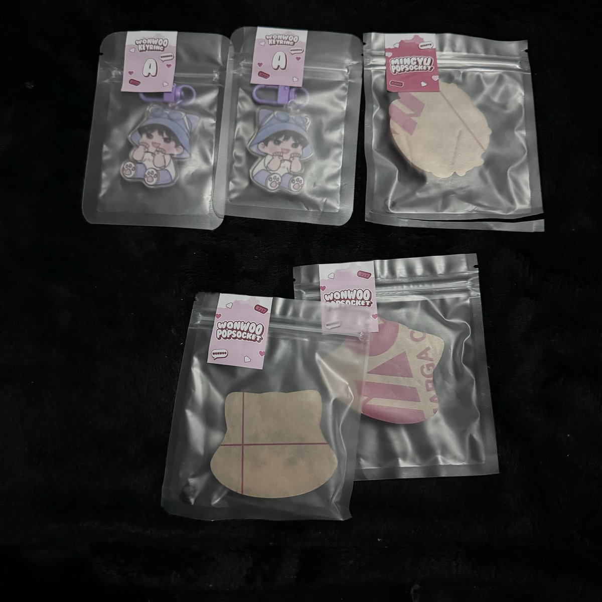 districtgoldph's tweet photo. — #dgphonsale wts lfb ph svt sale

wonwoo popsocket - php 250
mingyu popscoket - php 250
wonwoo keychain - php 150

payo ship tom morning (abot sa ftb)

gcash/bpi/maya/bdo. jnt direct/sc0/

reply / dm to buy!

onhand ready to ship sealed https://t.co/BNbNZVpezK