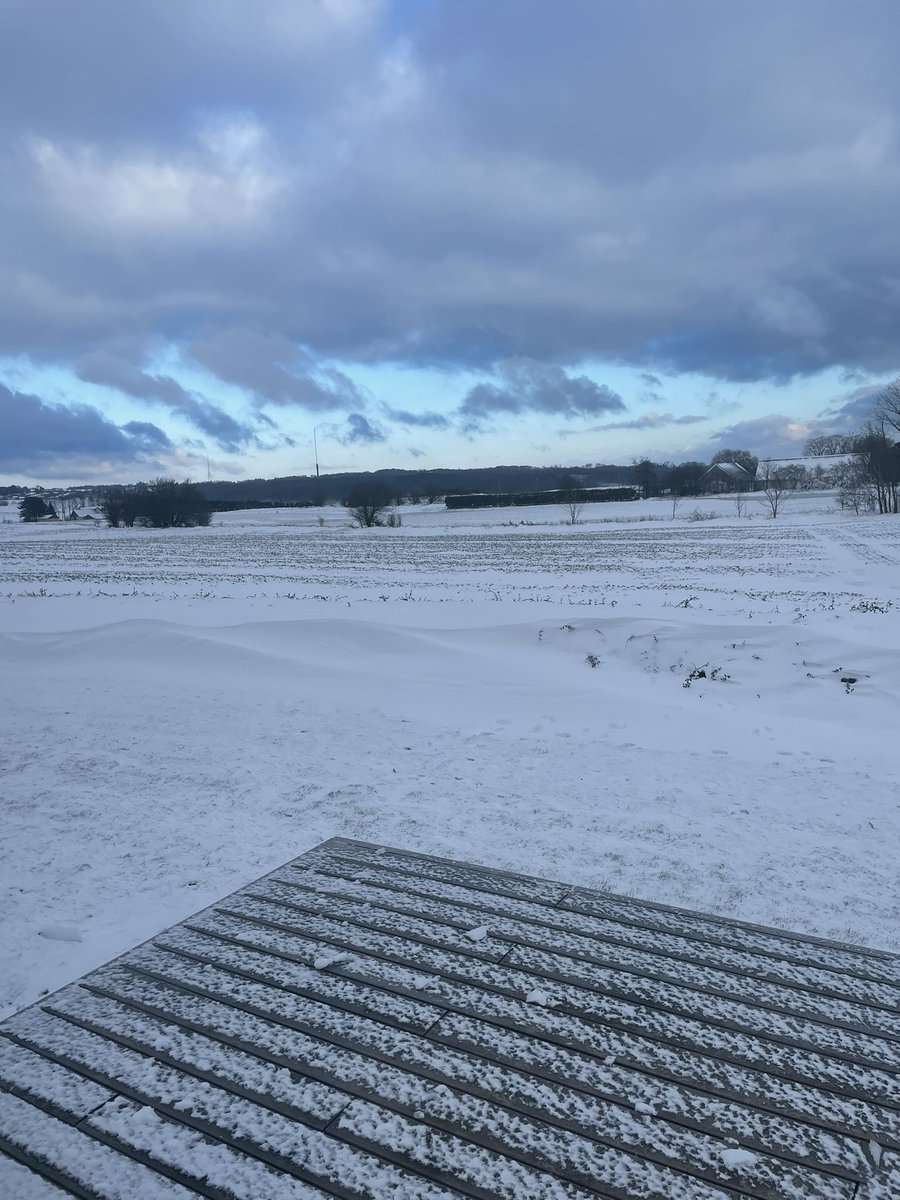 TinaLeth's tweet photo. @JoseBeenTV Snow - come to Denmark we have the snow. https://t.co/YCln8hX3Y8