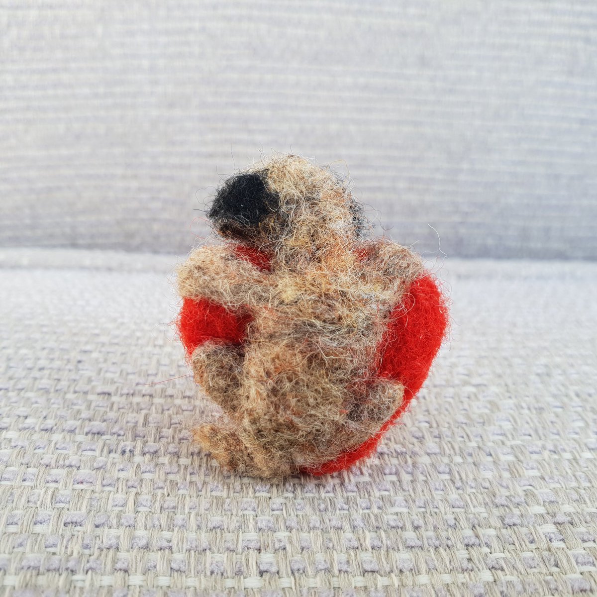 Hello! Sharing one of my latest creations from the Peeping Pets collection! This sweet Border Terrier looks just as cute from the back as he does from the front don’t you think? Thank you! ❤️ therockingfelter.etsy.com/uk/listing/163… #BTposse #dogs #etsy #ukgiftam #shopindie #ValentinesDay