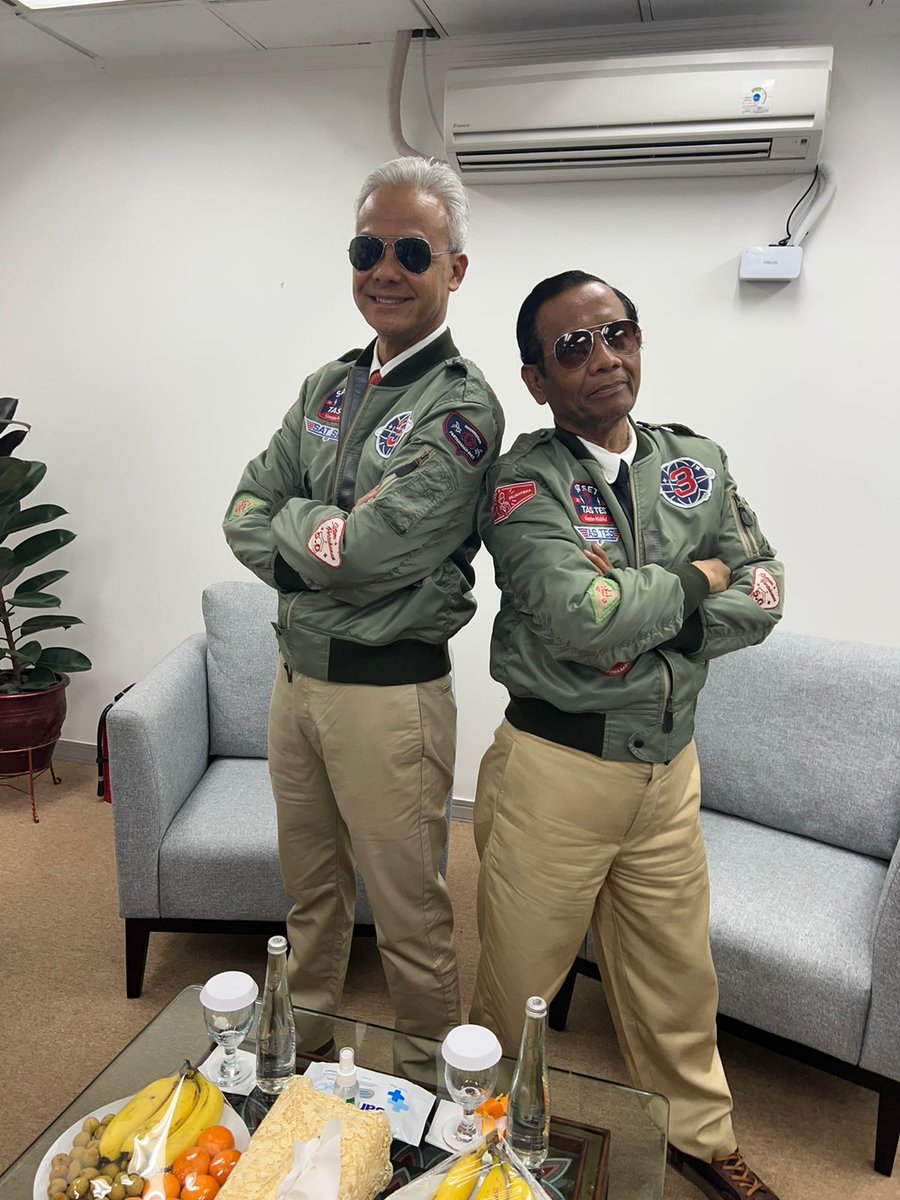 Onong76's tweet photo. Ganjar Mahfud #GanjarMahfud2024
#GanjarMahfudM3nangDebat #asalBukanPrabowo #asalBukan02 #asalBukanGibran #nogemoy #noimportsapi https://t.co/ntUwjx1Pg5