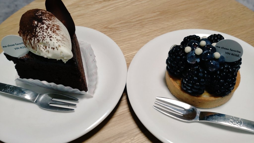 Hide_rin_bj's tweet photo. 先日TLに「千葉県で一番美味しいケーキ屋」と紹介しているポストを見掛けた。
近所のケーキ屋がそう評されていることが大変嬉しいし、近所の店であることにとても感謝している。
#VINROSE #ヴァンローゼ https://t.co/AlVafzxE43