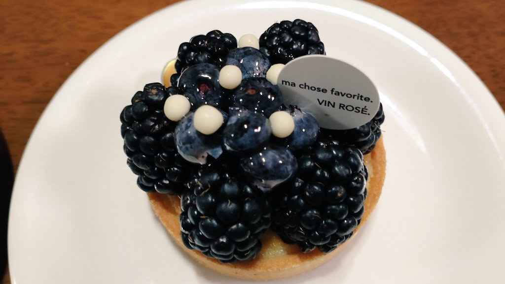 Hide_rin_bj's tweet photo. 先日TLに「千葉県で一番美味しいケーキ屋」と紹介しているポストを見掛けた。
近所のケーキ屋がそう評されていることが大変嬉しいし、近所の店であることにとても感謝している。
#VINROSE #ヴァンローゼ https://t.co/AlVafzxE43