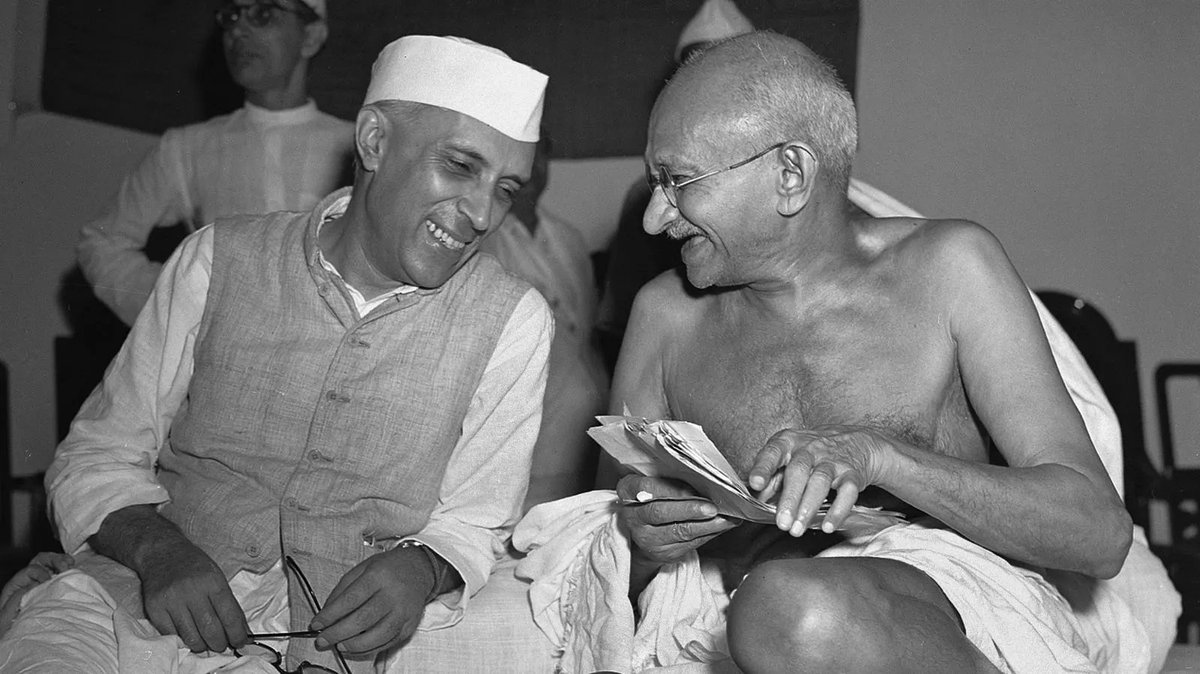Gandhi  - What's total size of #Maldives 
Nehru - Its an island less than size of land given by me  to China 🇨🇳 and Pakistan 🇵🇰

later 
Gandhi and Nehru laughed at loud  

#IndiaOut 
#Maldivians #MaheshBabu𓃵  #DEVARAStormBegins 
#ExploreIndianIslands #MaldivesKMKB #Maldives
