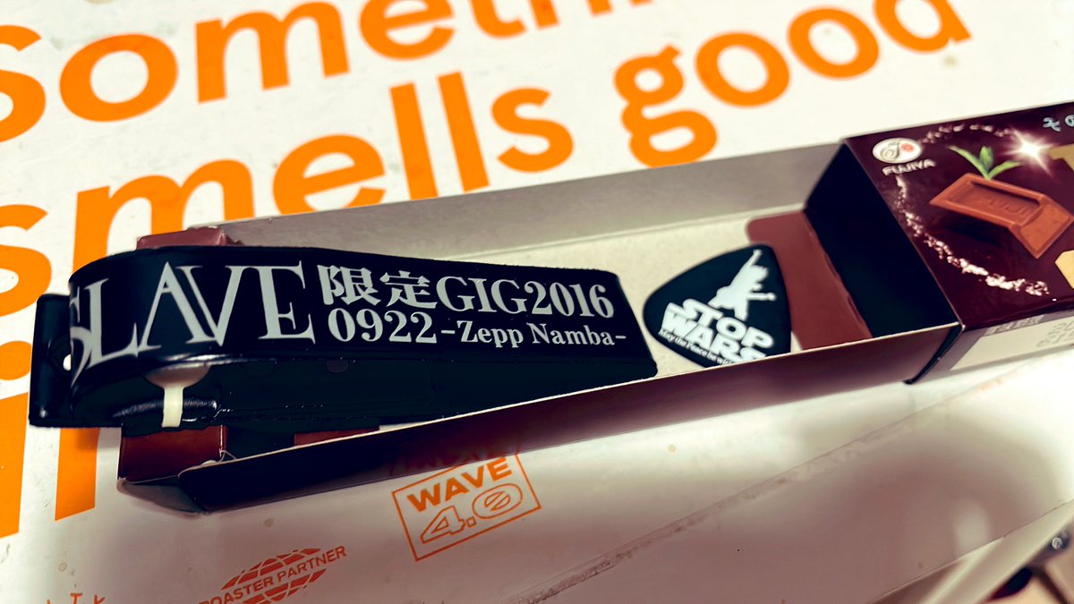 la_mentable's tweet photo. この時ゲットしたROSIER終わりのピック、ずっとチョコの箱になおしたまんましまいこんでたから、ハメパチなるものを購入〜!!簡単には取り出せないみたいだけど😅
失くしたくないから外には持っていかんと思うけど、どっか飾っておこう。 https://t.co/9BcksGbnyl