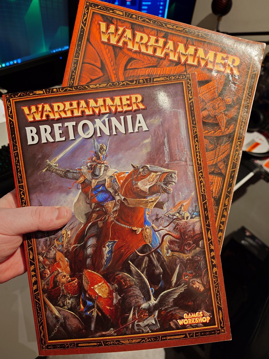 TheOWLPodcast's tweet photo. Must admit that even we got some of the books early. Way early!

#WarhammerCommunity #TheOldWorld

(Disclaimer: this is made in jest and is not a dig at community members or GW. We're eagerly awaiting our pre-orders of The Old World!) https://t.co/WyYmqLsuNq