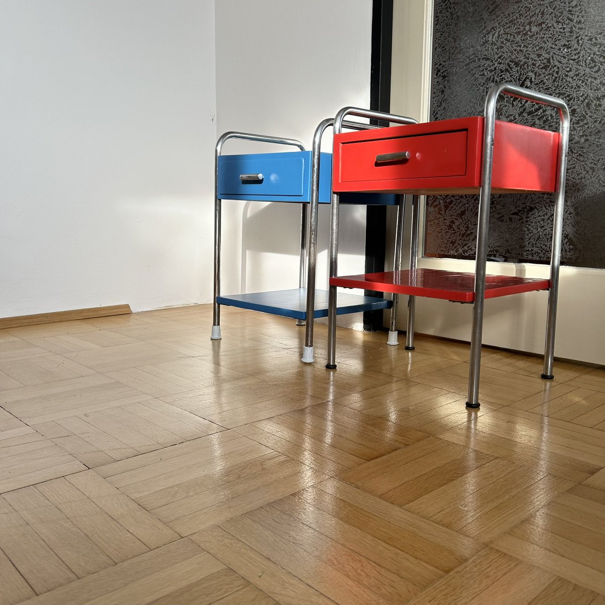 funkcionalista's tweet photo. Noční stolky

#chrom
#chromovy
#chromovany 
#pochromovany
#chrome
#chromium
#chromplated
#chromplating
#verchromt
#chromedfurniture
#funkcionalismus 
#functionalist 
#design 
#bauhaus 
#madeinczechoslovakia 
#czechoslovakia 
#table 
#stolek
#sidetable 
#nocnistolek https://t.co/T59OvwbqkY