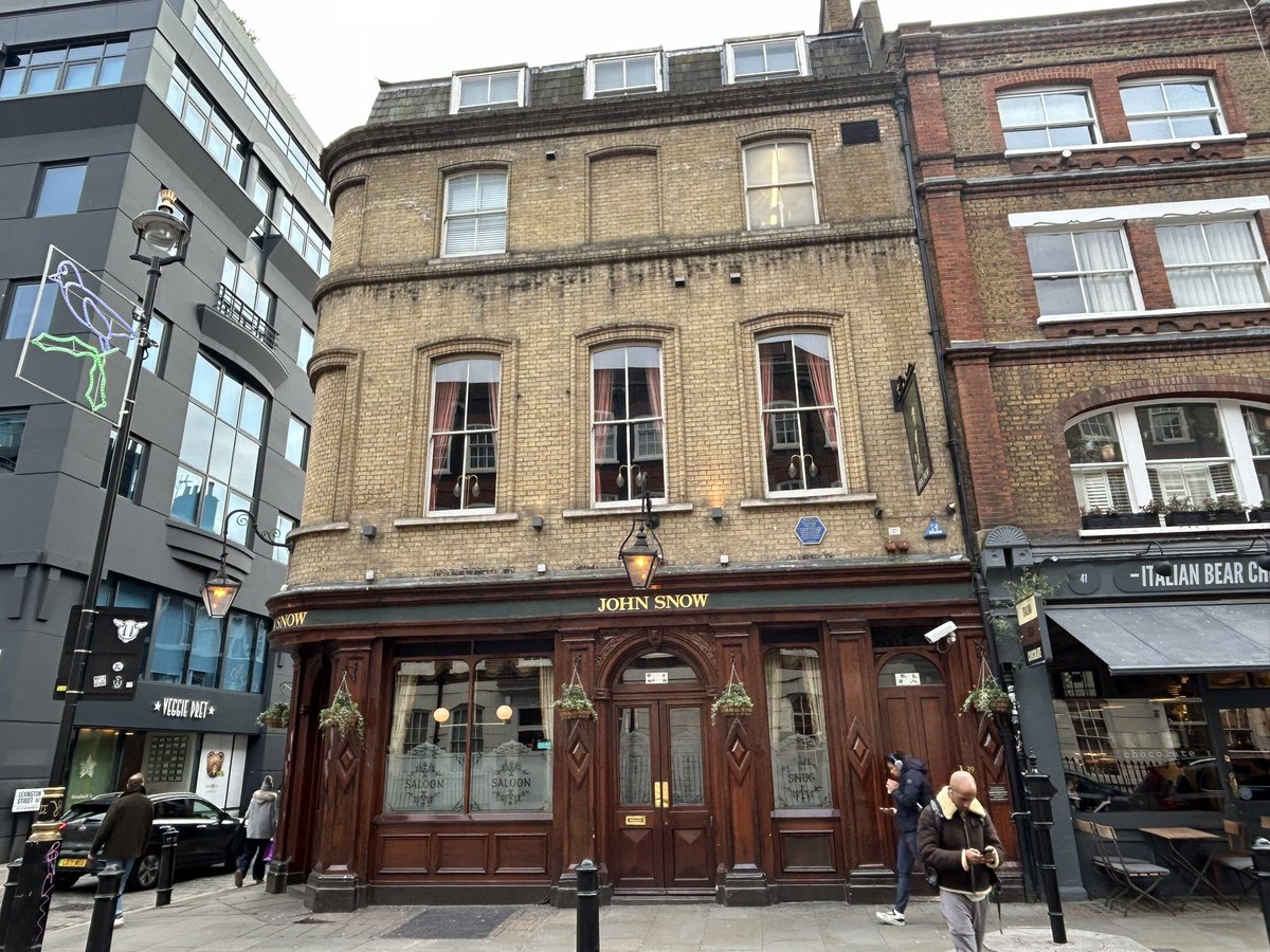 PubsSaving's tweet image. Sunday stroll through Soho! Support your favourite pubs this month. 😍John Snow, 39 Broadwick Street #soho #pubs #favouritepubs
