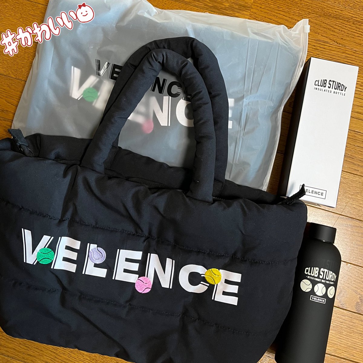 yumika2021's tweet photo. プレオーダーで頼んでたVELENCEトートやっと届いた👜💕連休明けから仕事だからボトルと一緒に使える〜😆🙌🏻
#ClubSturdy #velence #velencebkk #winmetawin https://t.co/KoiDgy8m4u