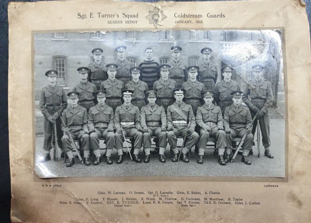 neeta68's tweet image. My Dad, Guardsman Edward Baker age 17 1953. #ColdstreamGuards #Caterham Sgt E Turner's squad. Dad was on duty on the mall at Queen Elizabeth II coronation. He served in Egypt in the Suez Crisis. Proud daughter.