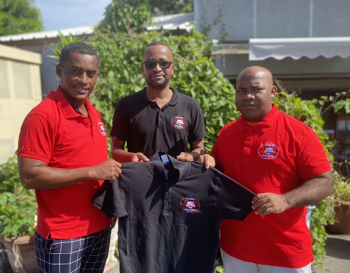 DevilsOfficiel's tweet photo. OFFICIEL : Ferdinand et Sébastien les nouveaux coachs des seniors.

Le club présente le duo qui aura la lourde tâche de reconstruction l’équipe senior. Cette saison, la catégorie va évoluer en R2 et l’objectif est de retrouver la première division. 

Bienvenue 🔴⚫️
#DEVILSFOREVER https://t.co/7wsi6dUdFB
