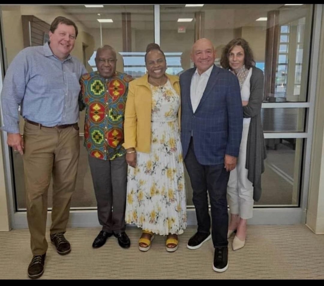 FOSMM_Official's tweet photo. A pic does it especially if not in black and white. Judge for yourself 3 vs. 2 after +43 years using public power to provoke change. https://t.co/7bk41fhh6d
