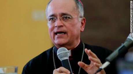 ReligiousNewsN's tweet photo. Monseñor Silvio Báez, en la celebración de la Epifania del Señor, en Los Ángeles, California: sufrimos un sistema dictatorial de personas de corazón oscurecido y lleno de venganza», dijo en referencia a la dictadura de Daniel Ortega y Rosario Murillo, en #Nicaragua https://t.co/aKmt1I0fVw