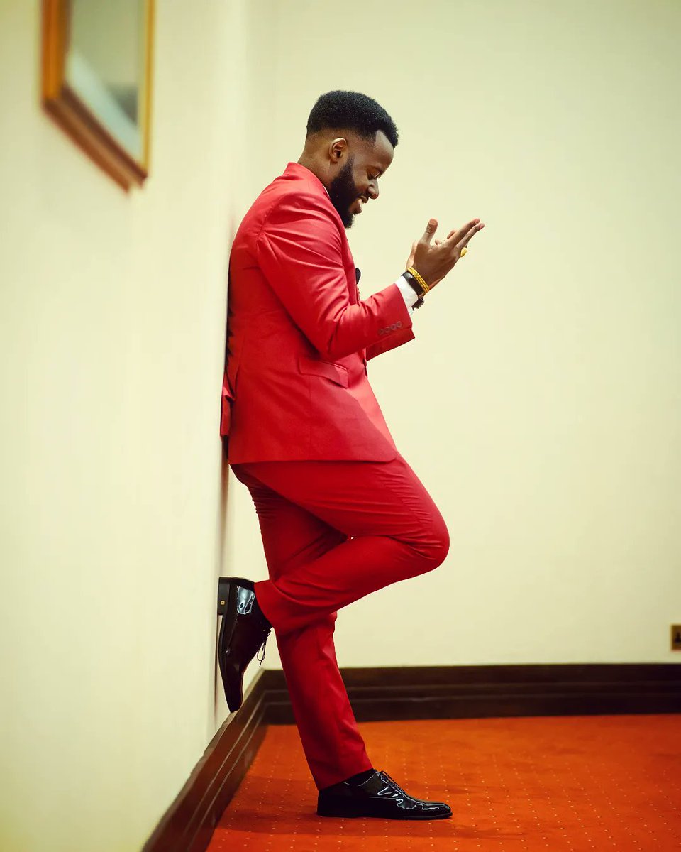 TimothyCODE's tweet photo. My Prayer for 2024 is Simple : BLESSINGS.
May This Be the Year that God Shines His Light on Me. And Allow Me to be a Blessing to Others. Everywhere I Go, Blessings On Me.
"If I Want It, Then It's Already Mine."
#CROWNBoy
#TheDapperRapper
๐ธ : @buskago
๐งฅ : @senkuluHOF https://t.co/E6h8N1orHo