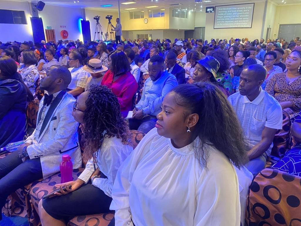 gracehousetwit's tweet photo. Moments from 1st Sunday "Celebration Service" @GraceHouse. What a mighty God we serve.
#TheOutpouring #PrayersAndFasting #GHFCservice #SolutionNights #iMagine2024 #RevivalNOW https://t.co/XV37eJCLTp