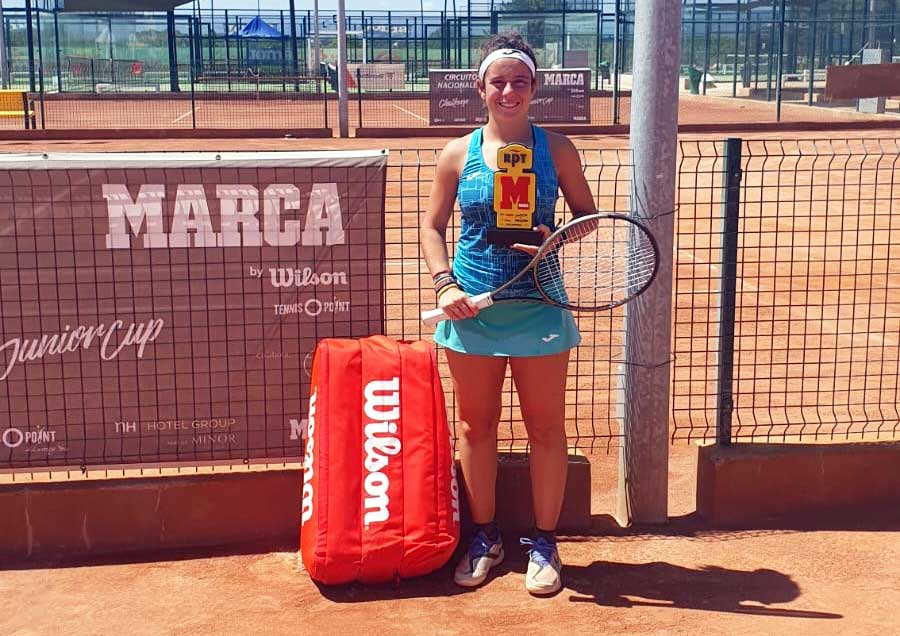 NOTICIAS (Atrasado, 1 de julio).-Subcampeona del Torneo ‘MARCA’ celebrado en Valencia / Circuito nacional 'Junior Cup' (peketenis.com/2023/07/01/sub…) <a href="/tenispeke/">PEKETENIS</a> <a href="/WilsonTennis/">Wilson Tennis</a> <a href="/WilsonTenisEsp/">Wilson Tenis España</a> <a href="/fattenis/">#TenisAndalucía</a> <a href="/rnadalacademy/">Rafa Nadal Academy</a> <a href="/EqueliteFerrero/">EF</a> <a href="/GlobalCollegeUS/">Global College USA</a> <a href="/JomaSport/">Joma Sport</a>