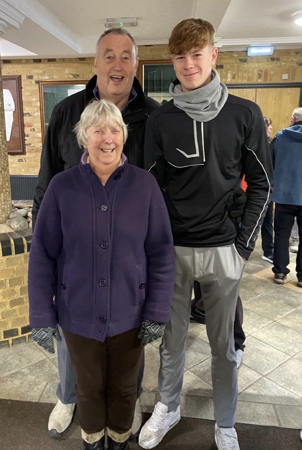CottParksJDP's tweet photo. Good luck to our 2024 Junior Captain Warren, have a fantastic year! All the very best. Was one hell of a drive, went that far we struggled to find it! @YUGCUK @erugc @CottinghamParks @KimBurn22893975 @EnglandGolf https://t.co/RpCvSHv4ls
