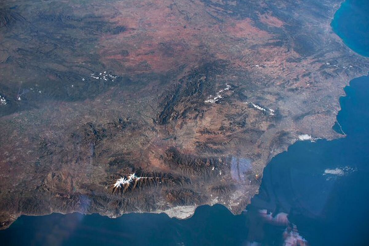 #Almería desde la Estación Espacial Internacional a una altura de órbita de 400 kms.
Fuente.- NASA.