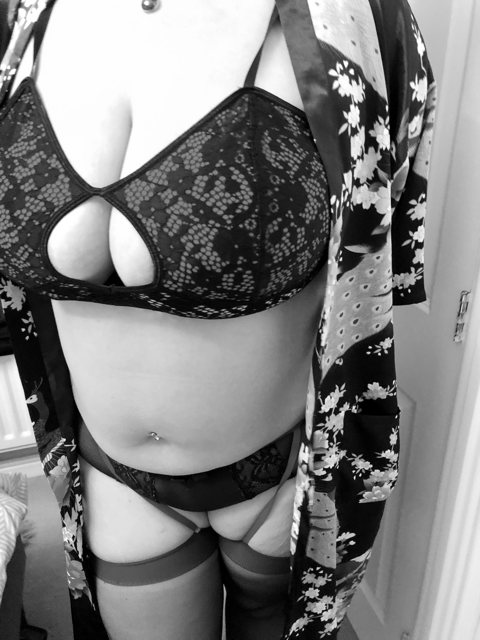 Busty sunday💋💋💋 #38gg #bigboobs #bigtitmilf #bustyhousewife #bustylandlady #lingerie #bustysundays https://t.co/hvO3B7jzlr