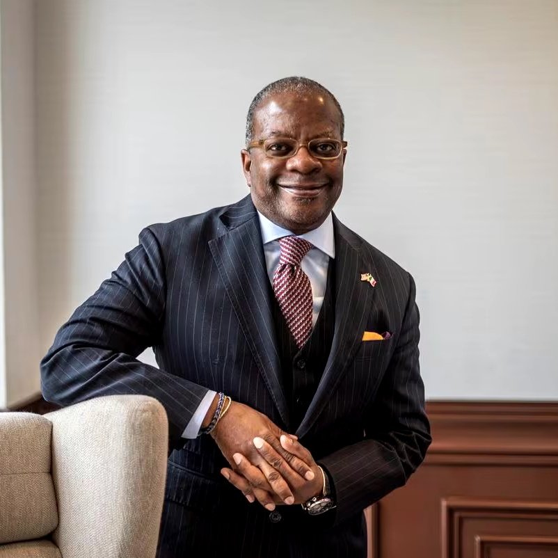 elchirmol's tweet photo. U.S. DIPLOMAT TODD ROBINSON TURNS OUT TO BE A MILLIONAIRE

Leaked information of his bank account in Switzerland reveals that he made transactions for an amount close to $7 million. 

Where did he get all that money from? USAID money laundering?

https://t.co/j1Ra7sp8H0 https://t.co/82NCKEgYfn