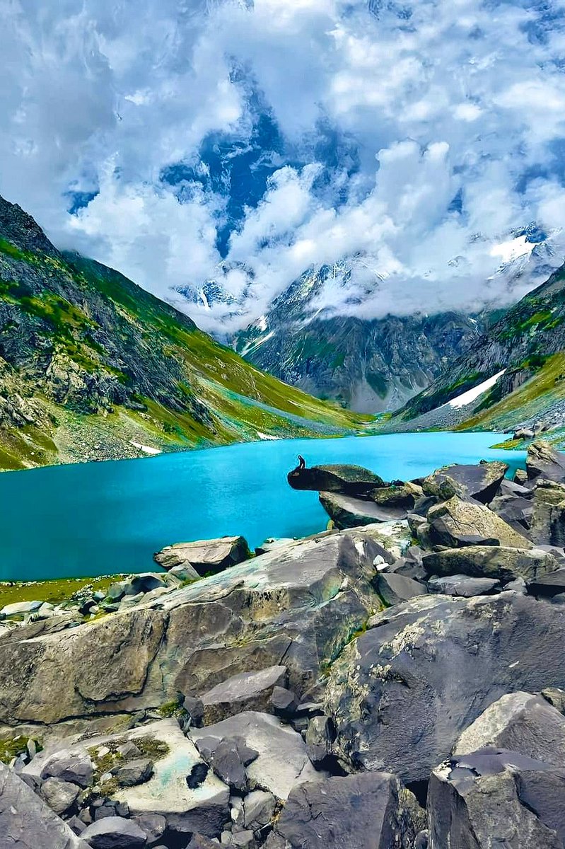 imgulr1's tweet photo. Andrab Lake, Kalam Valley, Swat known for its colour changing characteristics,located at the height of 11,000 ft above sea level in Anakar Valley

#kalamvalley #Pakistan #travel #naturelover  #dronephotography #nature #kpk  #swatvalley #beautifulpakistan https://t.co/bHZVY49FxB