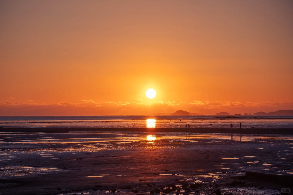 doiekunkun's tweet photo. 240107 #KUN Xiaohongshu update
The most healing colour in my heart
#ThatThingAboutKunAndTheSky #KunTookThesePhotos #HealingScenerySeries #TodaysSkyThatITookPhotosOf #MostBeautifulSunset #photography
#WayV https://t.co/nHcv6tRRxx