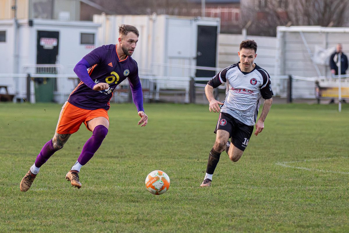 lincssnapper's tweet photo. Set 2 of 2 from yesterday's 2nd v 4th @utdcos Div 1 game between @ClipstoneFC1 &amp; @harrowbyutd1949 where a right battle ensued ending in a 4-3 win for the home side. #gameoftwohalves @RobCurrell @LincsOLSport @GranthamJournal https://t.co/qIMtLmatu0