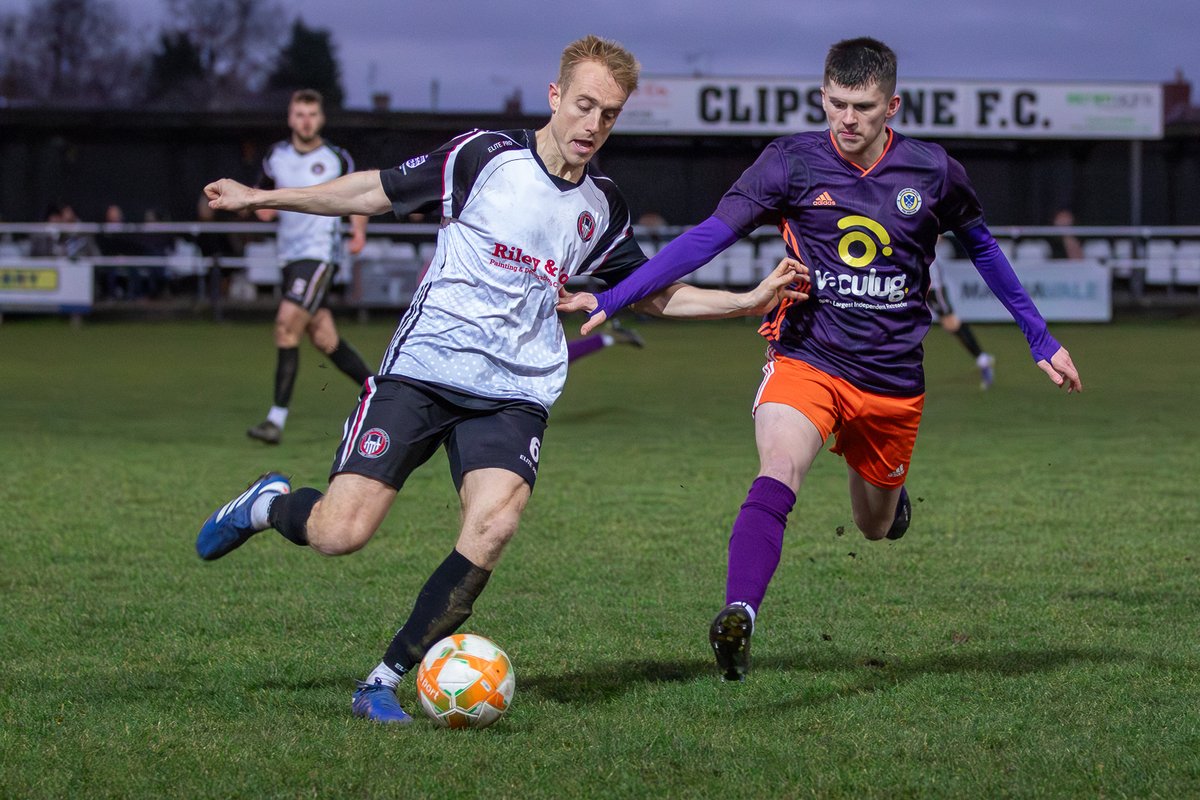 lincssnapper's tweet photo. Set 2 of 2 from yesterday's 2nd v 4th @utdcos Div 1 game between @ClipstoneFC1 &amp; @harrowbyutd1949 where a right battle ensued ending in a 4-3 win for the home side. #gameoftwohalves @RobCurrell @LincsOLSport @GranthamJournal https://t.co/qIMtLmatu0