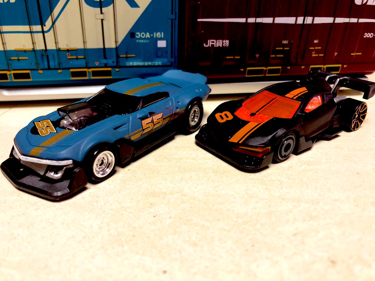 porschegmbh's tweet photo. #ホットウィール #HotWheels #PUNKROD #MODSPEEDER
HWパンクロッドとモッドスピーダーはフロントエンジンとミッドの差はあれど、どうしてもブラザーに見える https://t.co/zcKASZA3Uv