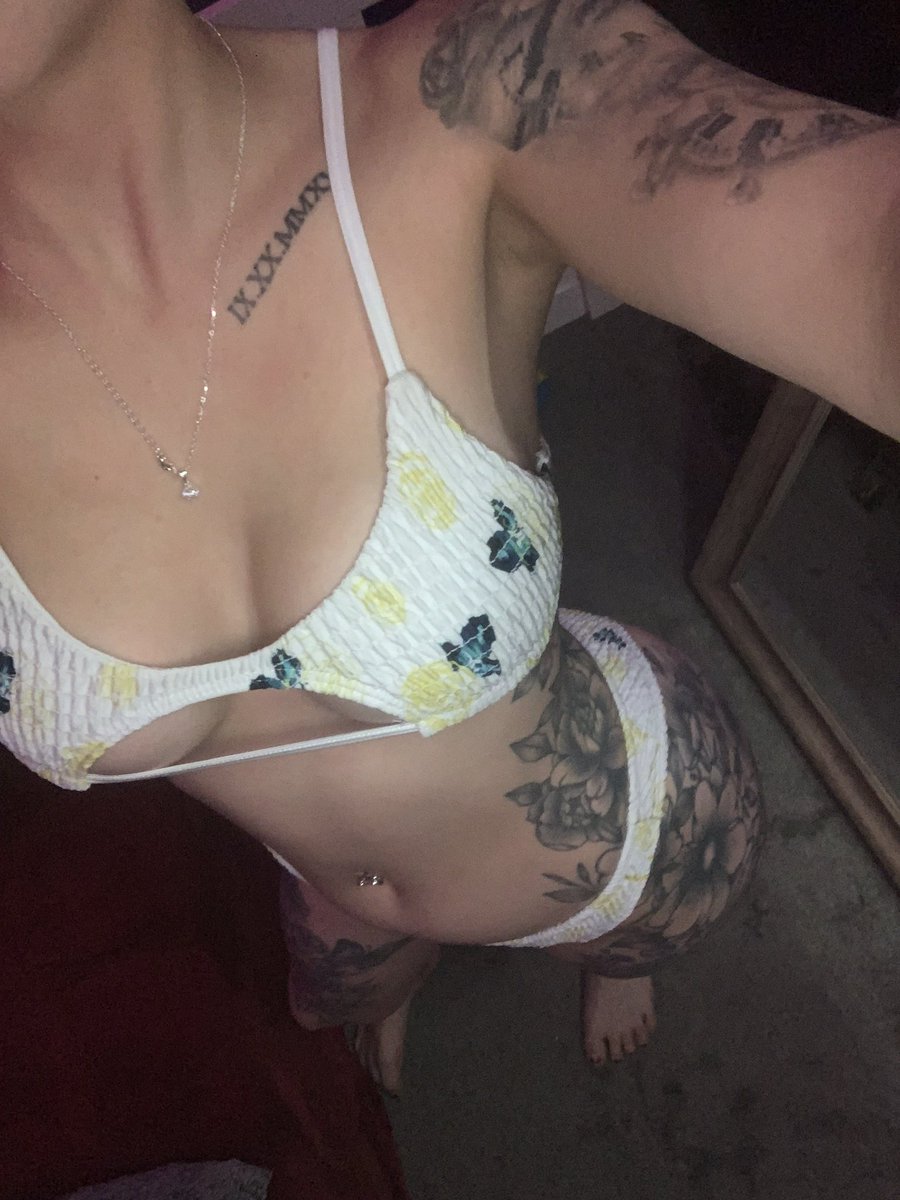 Back after a break who missed me
💋💋