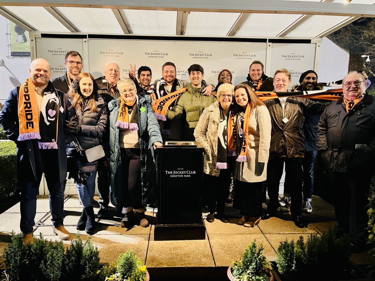 roarprideracing's tweet photo. We may not have got the result we hoped for last night, but win or lose we enjoy the ride. Racing isn’t all about winning, it’s the company you keep that makes the experience so great! #syndicate #goodtimes https://t.co/vMFzcRu8Qa