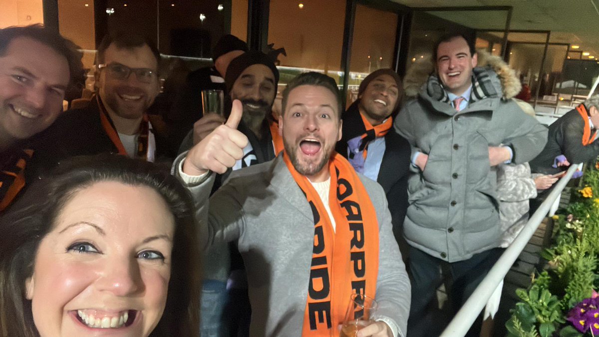 roarprideracing's tweet photo. We may not have got the result we hoped for last night, but win or lose we enjoy the ride. Racing isn’t all about winning, it’s the company you keep that makes the experience so great! #syndicate #goodtimes https://t.co/vMFzcRu8Qa