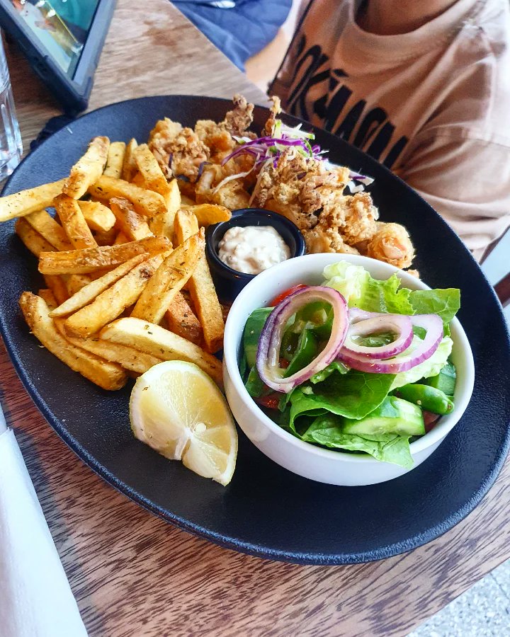 kopiaste's tweet photo. Last night's dinner at Jackson Cafe Bar was delish! The Jack's combo sharing platter in particular was literally and metaphorically finger-licking! 

The homemade apple pie was also one of the highlights. I definitely recommend!

#food #foodie #travel #kiti #larnaca #cyprus https://t.co/iLOZg9Ztlm