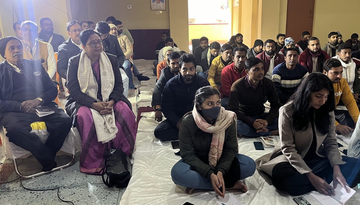 Bihar_ABVP's tweet photo. अभाविप बिहार प्रदेश का "प्रदेश कार्यसमिति बैठक" आज विद्यार्थी भवन पटना में आयोजित की गई। बैठक में अभाविप के राष्ट्रीय संगठन मंत्री श्री @AshishSainram जी, राष्ट्रीय सह संगठन मंत्री श्री @PrafullaAkant जी, श्री @iGovindaNayak जी, राष्ट्रीय महामंत्री श्री @yagywalkya जी, राष्ट्रीय उपाध्यक्ष @DrPunamSingh जी, क्ष���त्रीय संगठन मंत्री श्री @NikhilRanjanNR जी, प्रदेश अध्यक्ष डॉ @MamtaKumariMK, प्रदेश मंत्री @AbhishekYaadavG, उत्तर बिहार प्रांत संगठन मंत्री श्री @dheerajkrrgupta, दक्षिण बिहार प्रांत संगठन मंत्री श्री @RaushanSinghM सहित बिहार प्रदेश के सभी प्रमुख कार्यकर्ता उपस्थित रहे।