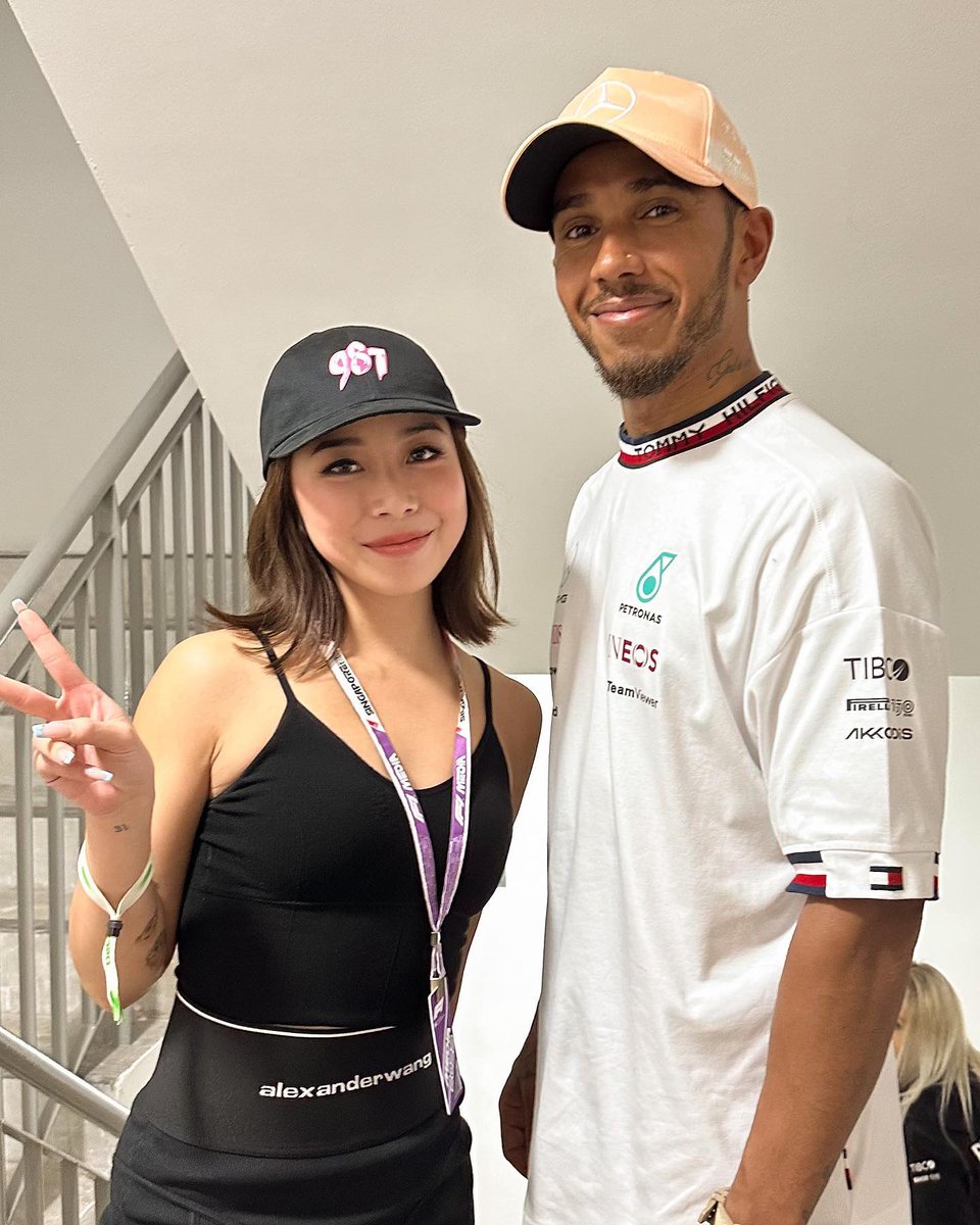 happiest of birthdays to one of my fav people on the planet. I'm so proud of you and everything you achieve. you really are a role model and the most amazing best friend to me. I'm so lucky to have you in my life, you make everything better. I love you.💗