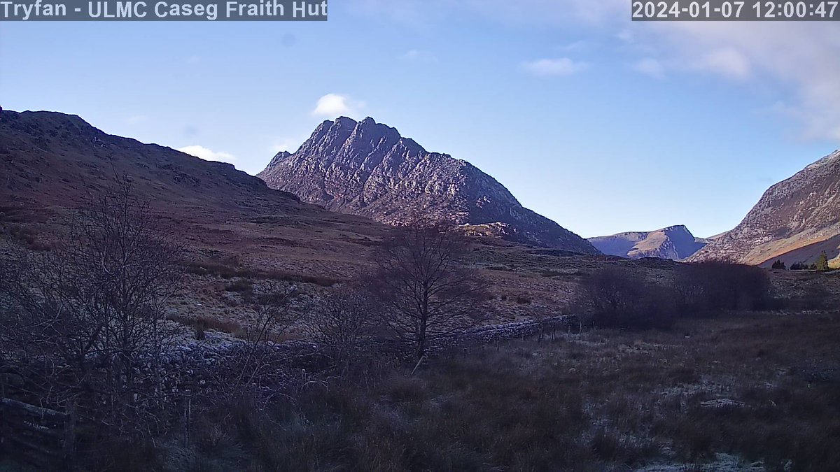 Glorious weather in the Ogwen Valley today and high pressure should last for a week

Plenty of availability next weekend for individuals and small groups (up to 20) at the <a href="/ULMC_/">ULMountaineeringClub</a> Caseg Fraith Hut and for a whole hut bookings (up to 40/46) on 9-11 February

ulgmc.org/huts/caseg