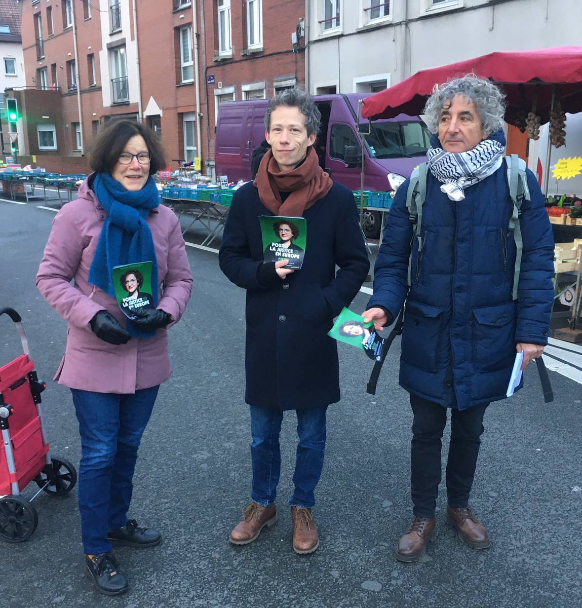 EELV_Lille's tweet photo. Nous étions ce week-end à #Wazemmes #Caulier et #Sébastopol pour vous inviter au MEETING du samedi 20 janvier 16h30 au Grandplayground !

Pour la dignité et la justice en Europe avec @marietouss1 🇪🇺🌻

➡️Pour s'inscrire: https://t.co/Xi1DN1BPy3

À très vite sur le terrain! #Lille https://t.co/ooAFwN1hNT