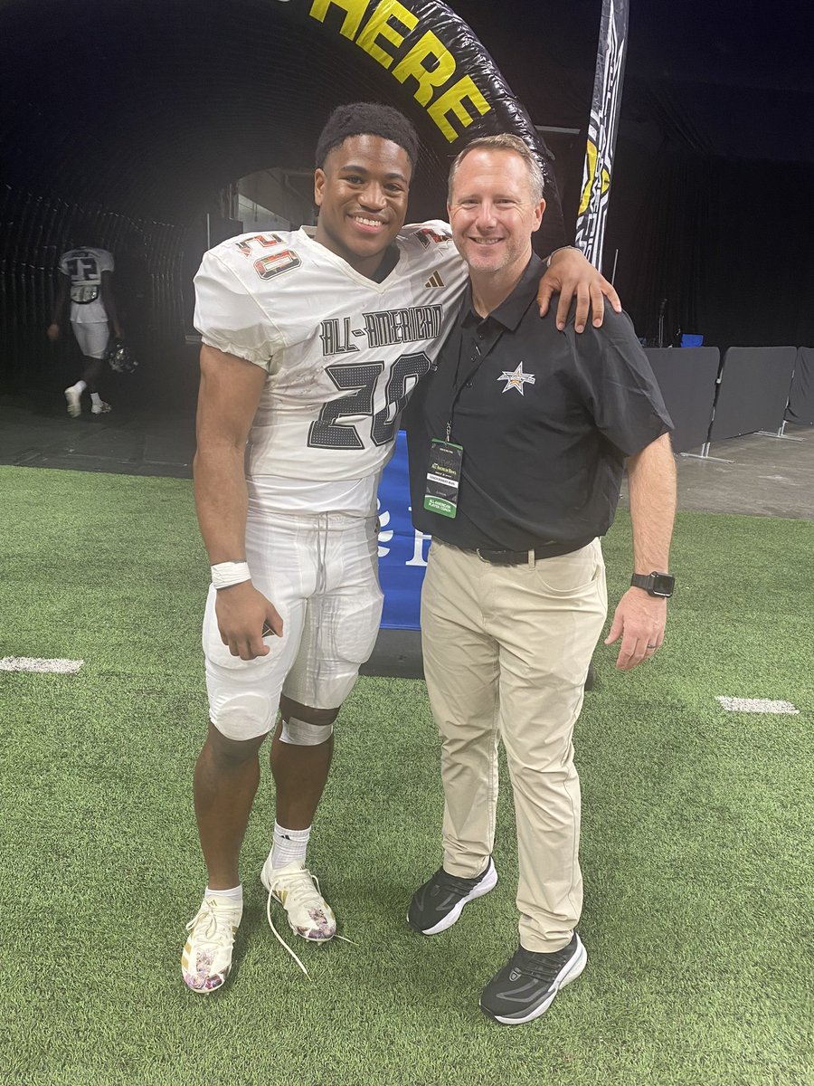 What a day for <a href="/SAVeteransFBall/">Veterans Memorial Football™️</a>! These 4 young men represented Patriot football well this week and I’m so proud of them! Thank you to San Antonio Sports and the All American Bowl for the experiences this week! <a href="/SAVeteransHS/">Veterans Memorial High School</a> <a href="/JISD_ATHLETICS/">Judson ISD Athletics</a> <a href="/JudsonISD/">Judson ISD 🍎</a> <a href="/SA_Sports/">San Antonio Sports</a> <a href="/AABonNBC/">Navy All-American Bowl</a>