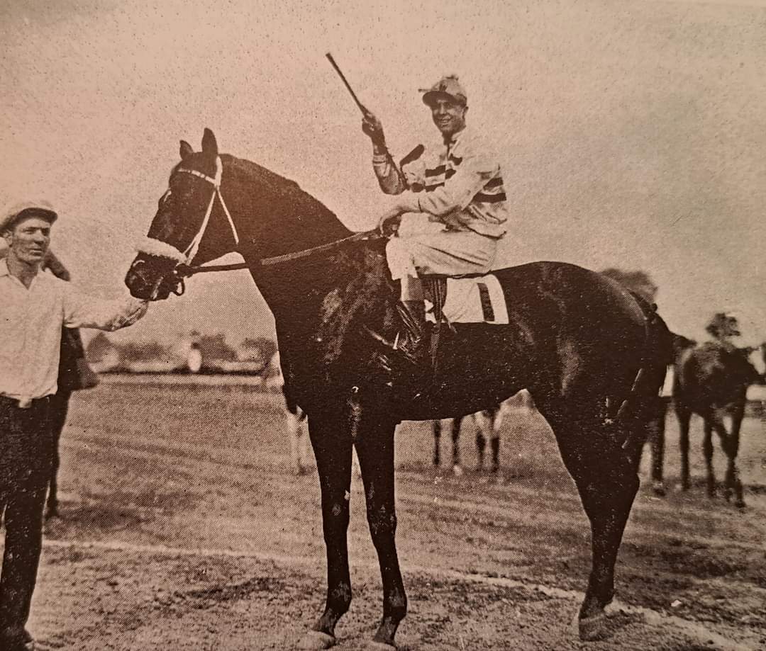 HORSERACING1002's tweet photo. BUBBLING OVER🇺🇸1923
(NORTH STAR III - BEAMING BEAUTY BY SWEEP)
#BubblingOver
Stakes winner 🏆. 
1926 @Kentuckyderby 🏆. Sired 8 sw. Stood at Idle Hour Stock Farm(Darby Dan Farm) https://t.co/w3O4IaBAgv