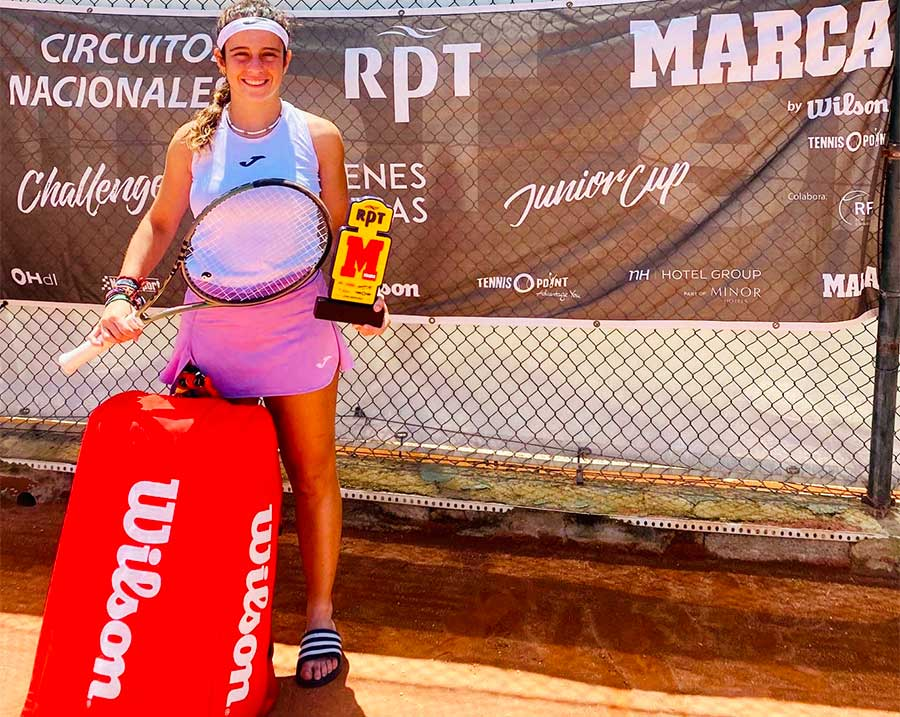 NOTICIAS (Atrasado, 15 de julio).-Nuevo trofeo de Subcampeona del Circuito ‘Junior Cup’ / Celebrado en el Club de Tenis Sueca (peketenis.com/2023/07/15/nue…) <a href="/tenispeke/">PEKETENIS</a> <a href="/WilsonTennis/">Wilson Tennis</a> <a href="/WilsonTenisEsp/">Wilson Tenis España</a> <a href="/fattenis/">#TenisAndalucía</a> <a href="/rnadalacademy/">Rafa Nadal Academy</a> <a href="/EqueliteFerrero/">EF</a> <a href="/GlobalCollegeUS/">Global College USA</a> <a href="/JomaSport/">Joma Sport</a>