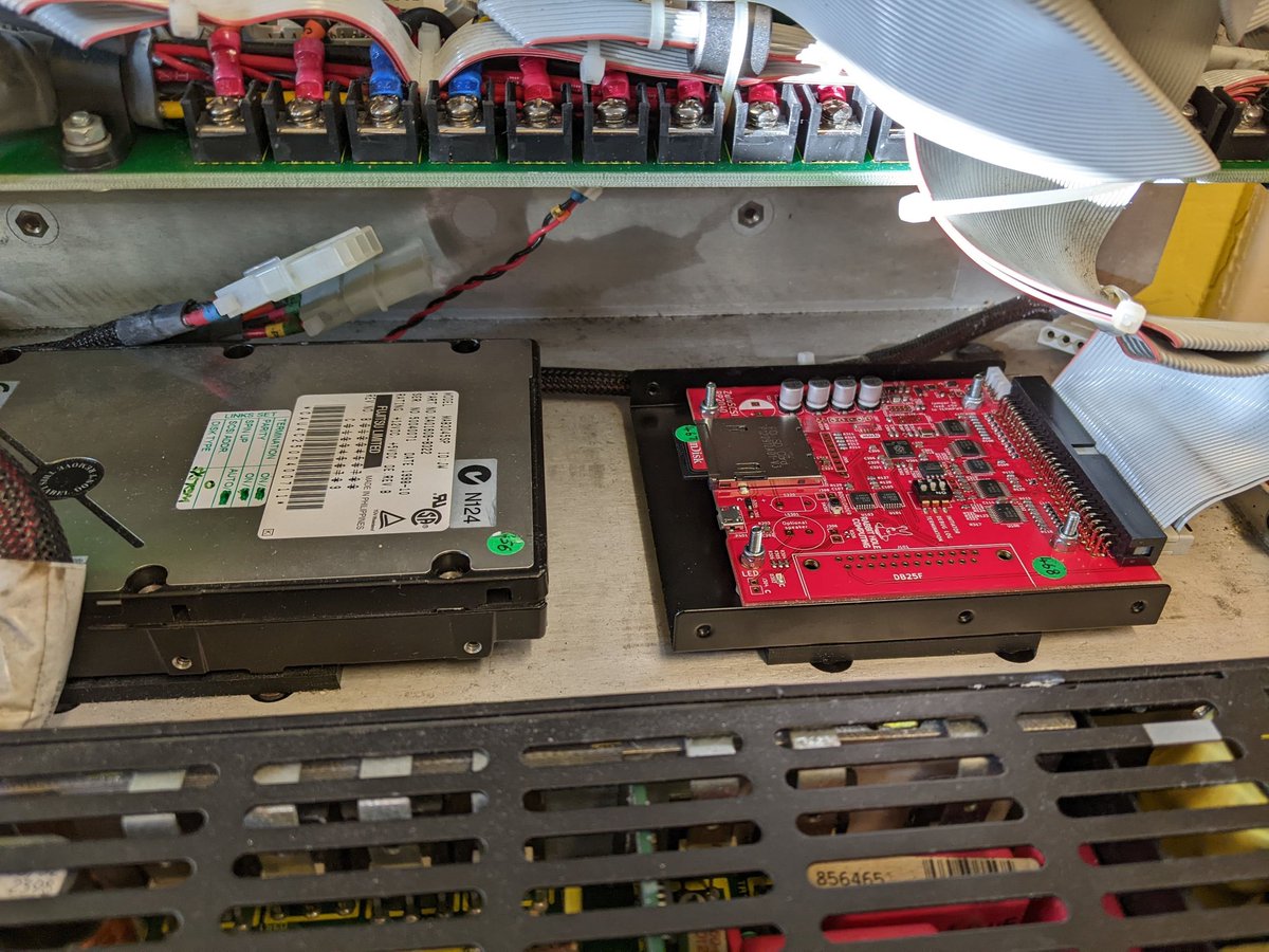 DextersTechLab's tweet image. Another #Quantel Paintbox Esprit nearing the end of it&apos;s restoration. NVRAMs replaced, SCSI disk swapped for a ZuluSCSI and Netcom reconfigured. All it needs now is a quick vacuum and it&apos;s just about ready to go back to it&apos;s owner.