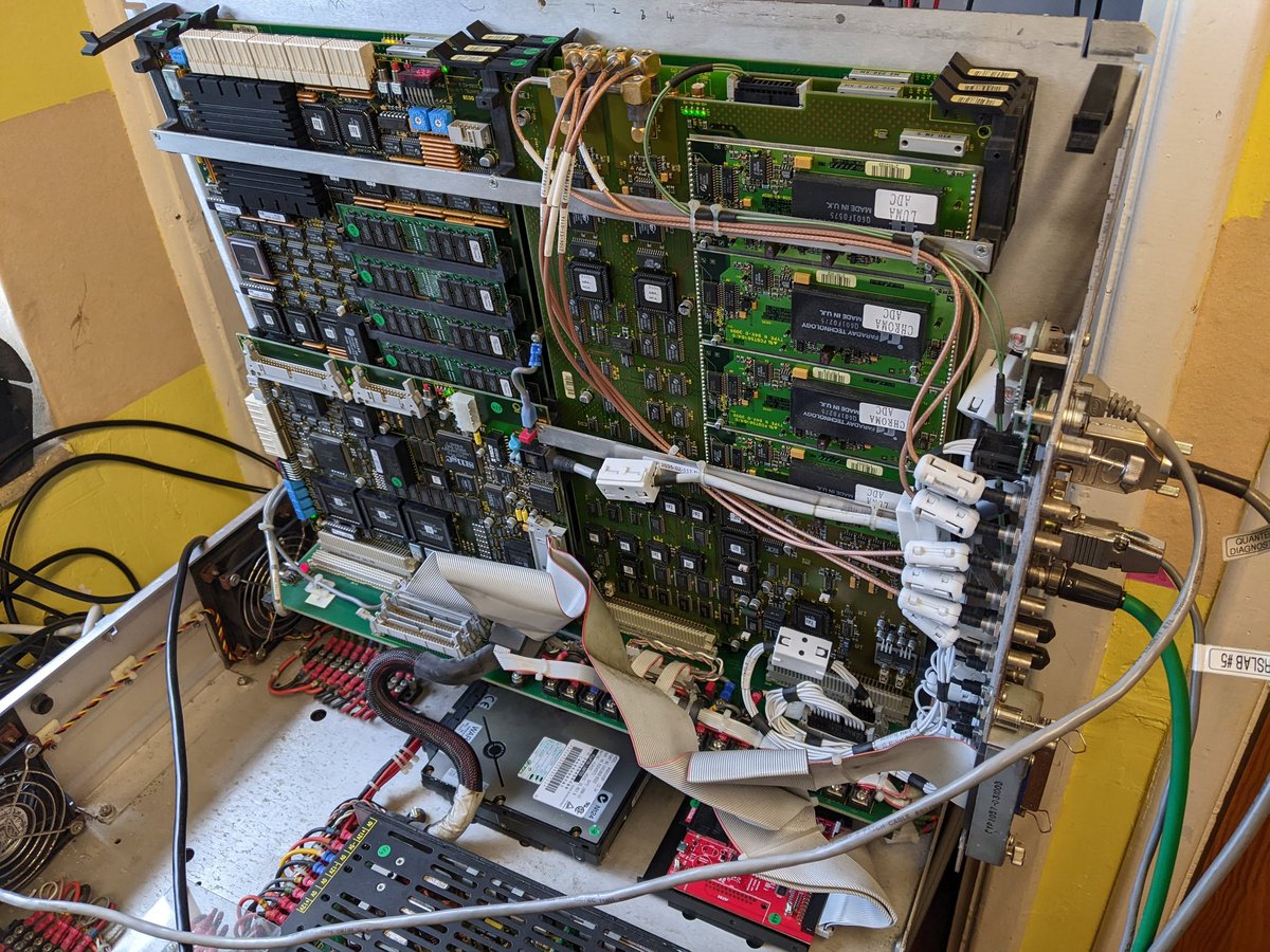 DextersTechLab's tweet image. Another #Quantel Paintbox Esprit nearing the end of it&apos;s restoration. NVRAMs replaced, SCSI disk swapped for a ZuluSCSI and Netcom reconfigured. All it needs now is a quick vacuum and it&apos;s just about ready to go back to it&apos;s owner.