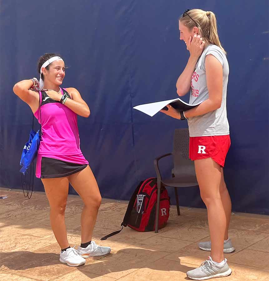 FOTONOTICIAS (Atrasado, 21 julio).- Una docena de universidades americanas se interesan por la PEKE / Para beca deportiva y de estudios en EEUU (peketenis.com/2023/07/21/una…) <a href="/tenispeke/">PEKETENIS</a> <a href="/WilsonTennis/">Wilson Tennis</a> <a href="/WilsonTenisEsp/">Wilson Tenis España</a> <a href="/fattenis/">#TenisAndalucía</a> <a href="/rnadalacademy/">Rafa Nadal Academy</a> <a href="/EqueliteFerrero/">EF</a> <a href="/GlobalCollegeUS/">Global College USA</a> <a href="/JomaSport/">Joma Sport</a>