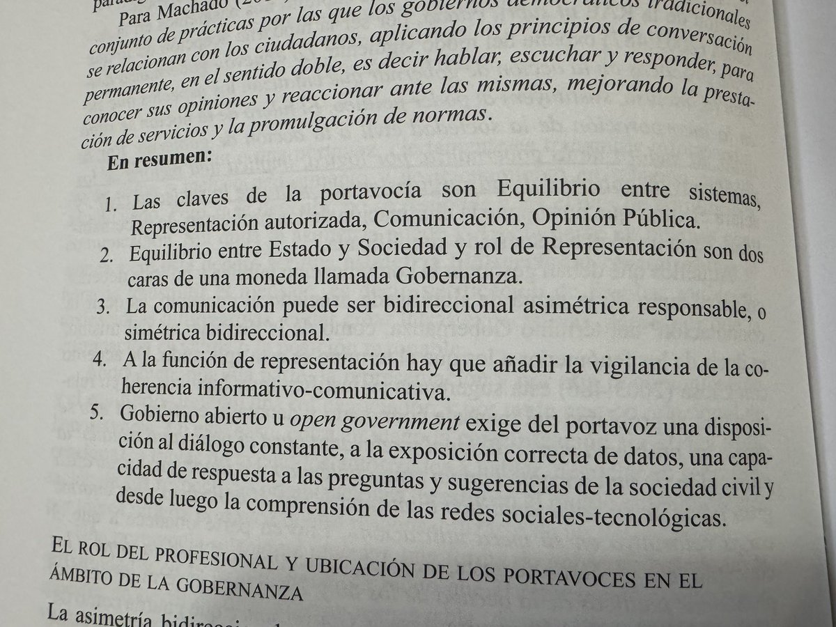 maRIOrioRDA's tweet photo. Es un libro de casi 500 páginas. Serio. Vale la pena ser leído. Lo recomiendo con sinceridad. También, de lo único que puedo opinar es de las tarifas de aviones. Dependo de ellos todas las semanas. La afirmación no es correcta. Los vuelos de cabotaje aumentaron más del 100%. En casos, mucho más. La vocería vive de su palabra. Nada mas preciado que cuidarla. Pero ademas, se supone, es la palabra presidencial también.