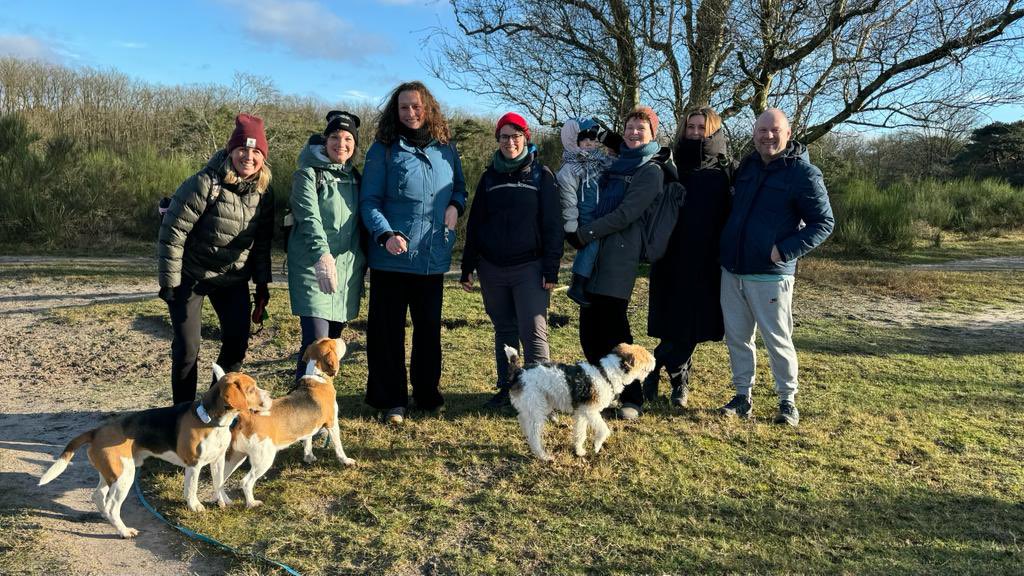 We zijn weer begonnen! Eerste training voor @NvdV24 met <a href="/JellekeNL/">Jelleke (Mariëlle)</a> @roccopiers Gertrude, Jeroni en Suus