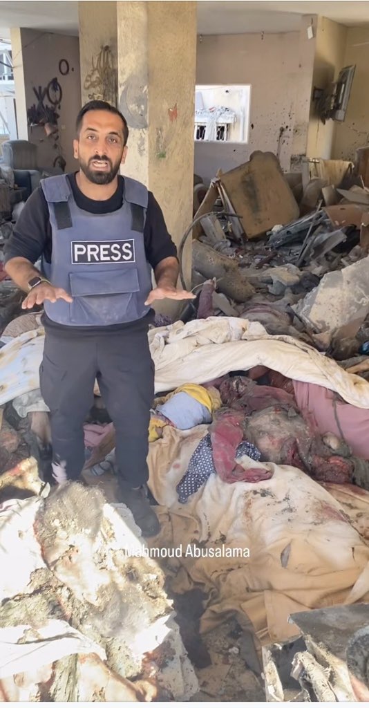 Em21brave's tweet photo. The crimes of these people has crossed all limits. The world has to come together to teach them and their allies a lesson.
#StopIsraelWarCrimes 
#CeasefireandAidNOW https://t.co/OpyWc4kAbk