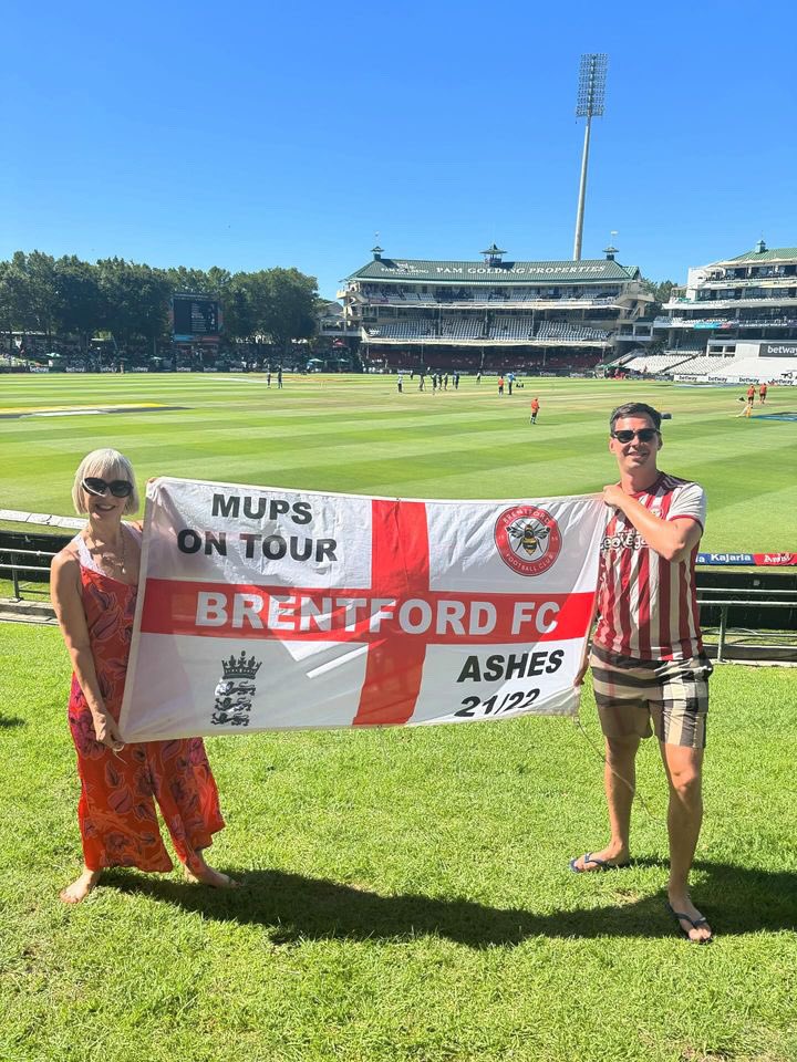 Brentford flag on display in South Africa for 🏏

Order your own custom flags and stickers from
⬇️
ultrasdesign.co.uk

<a href="/bgdultrasdesign/">Ultras Design</a> <a href="/ukfootballflags/">Ukfootballflags</a> 

#ultrasdesign #ukfootballflags #awaydays #footballflag