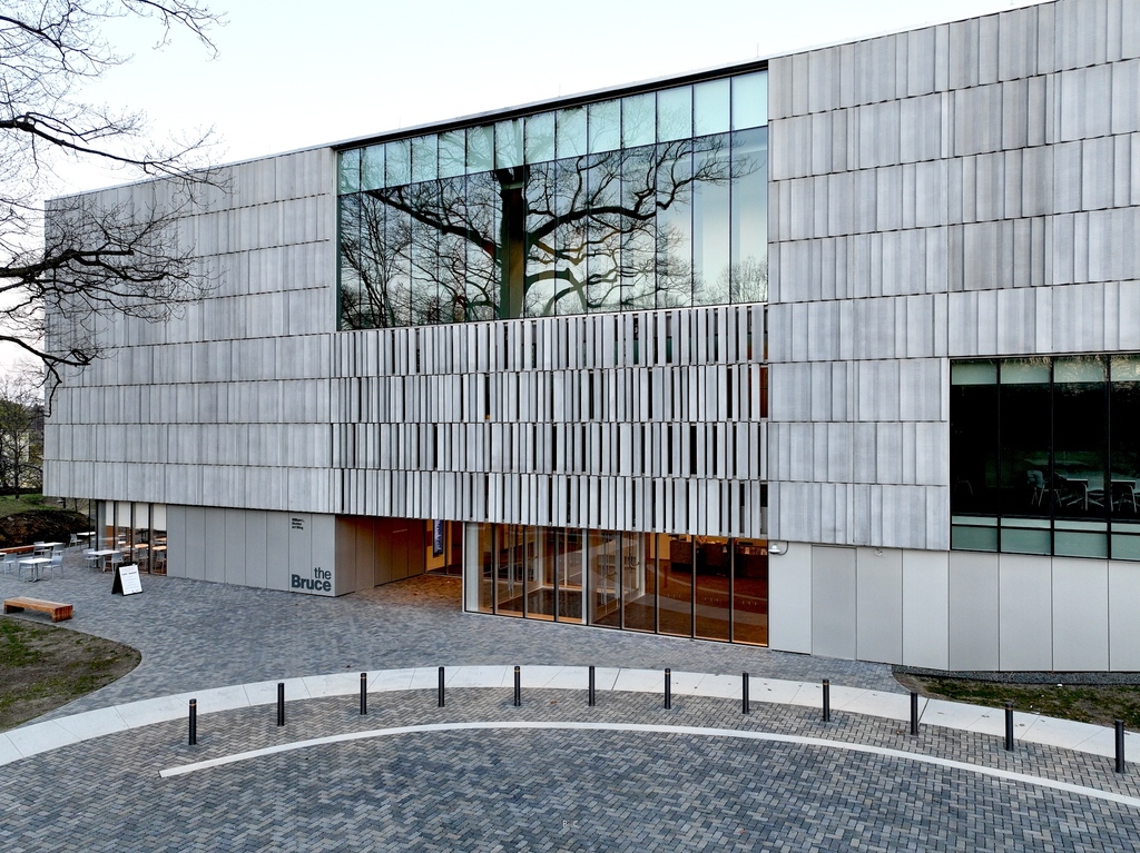 Bank of America's "Museums On Us" 
Visitors who present an active Bank of America®, or Bank of America Private Bank® card receive free admission for each card holder this weekend, January 6 &amp; 7.

Photo by Ben Crowther

#MuseumsonUs <a href="/BankofAmerica/">Bank of America</a>

brucemuseum.org