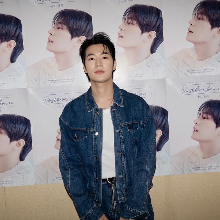 appleseoham's tweet photo. 박서함 팬미팅 : 서로, 함께
첫날 옷

📍51PERCENT
 Tunnel Lining denim jacket + TROUSER https://t.co/GrltsGaG9R