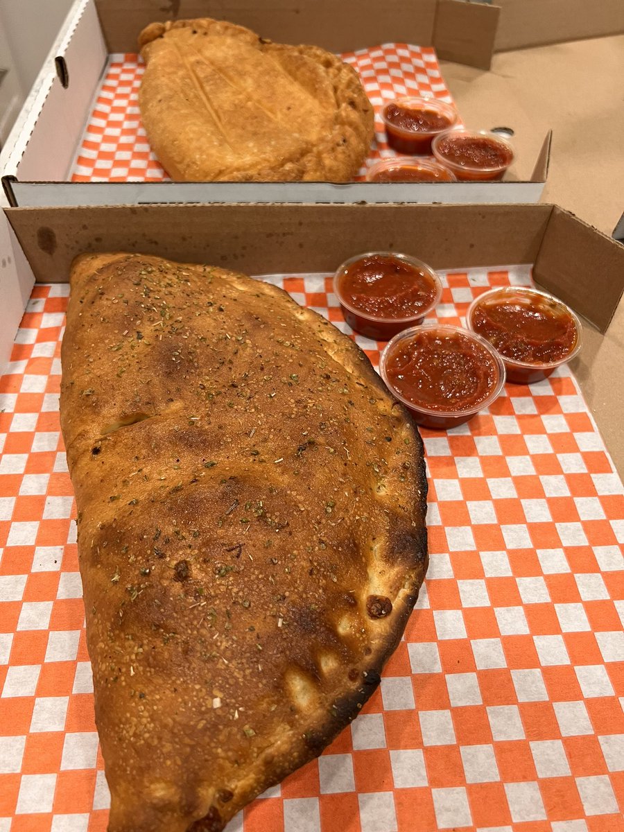 FYI: You can get the panzarottis from Franklin Pizzeria baked or fried. We tried both (for Science). 

Large is $14.99 and includes three toppings and marinara dipping sauce. Have you had one?